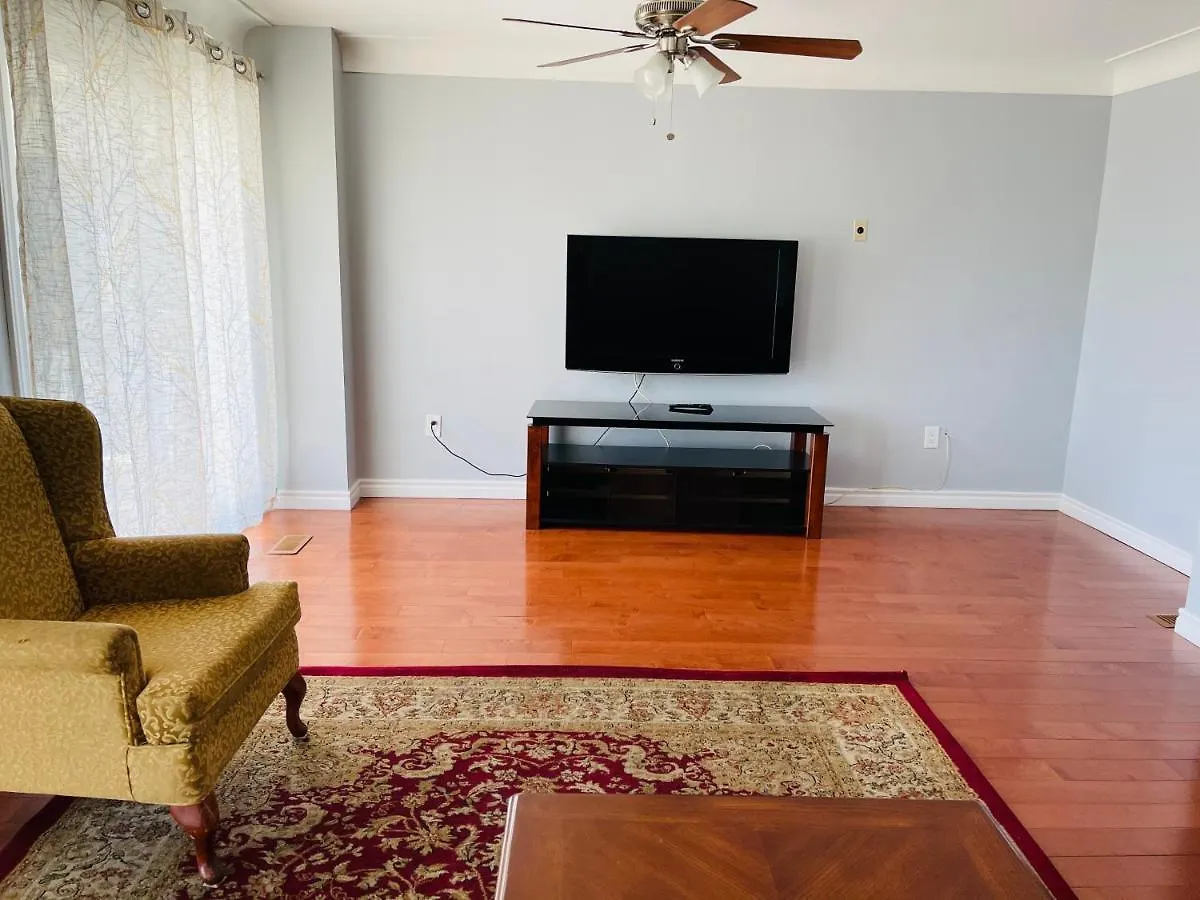 A1 Holiday Family House Niagara Falls Holiday home